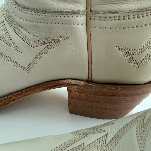 Lucchese Priscilla: Glitz Cream size 9.5 New & Unworn (Excellent Condition) 🤍 - Picture 6 of 8